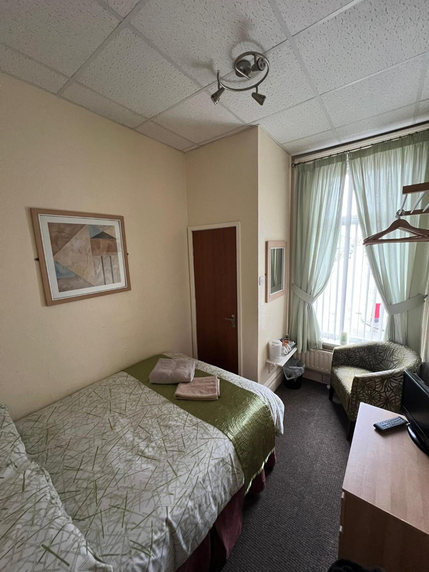 Hotel Tudor Rose 2*